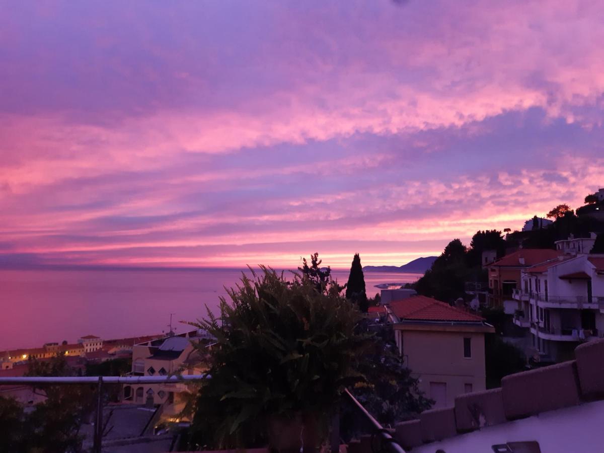 Bressa De Ma Affittacamere, Room & Breakfast Pietra Ligure Eksteriør billede