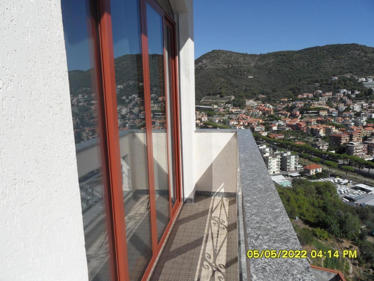 Bressa De Ma Affittacamere, Room & Breakfast Pietra Ligure Eksteriør billede