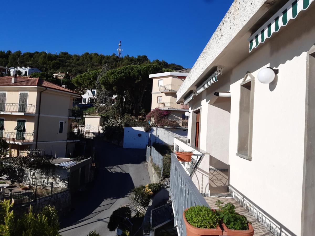 Bressa De Ma Affittacamere, Room & Breakfast Pietra Ligure Eksteriør billede