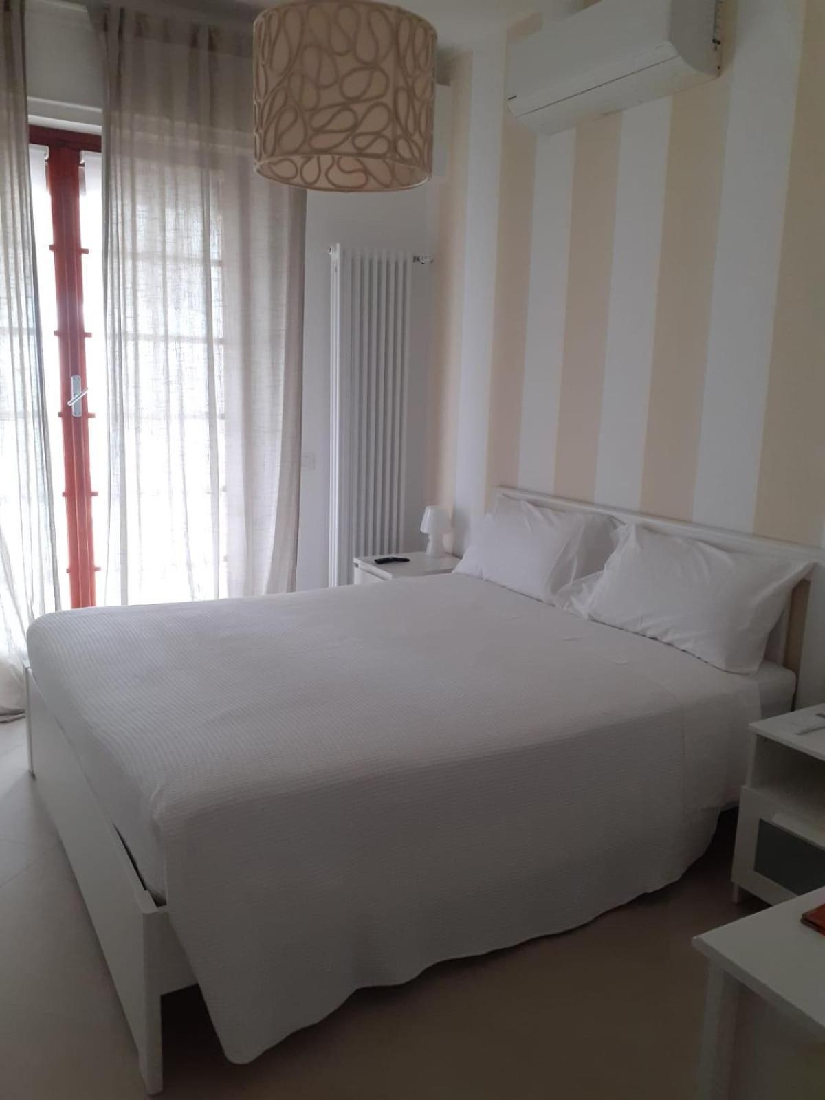 Bressa De Ma Affittacamere, Room & Breakfast Pietra Ligure Værelse billede